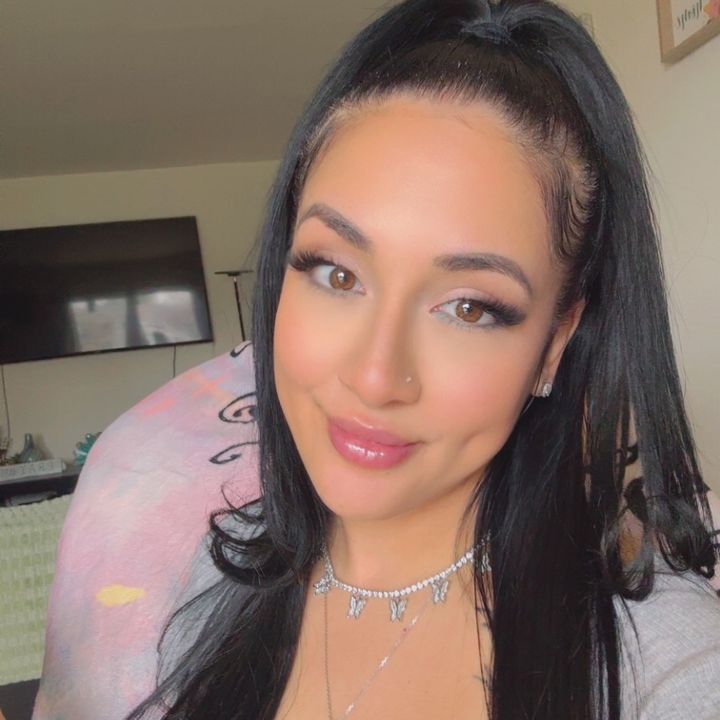 Profile Picture of Monique R (@monique.r27) on Tiktok