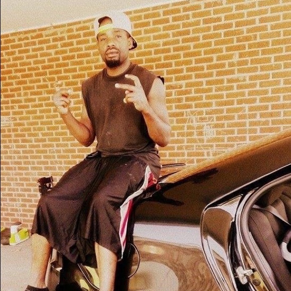 Profile Picture of Aaron Gorman (@streetboiz03) on Poshmark