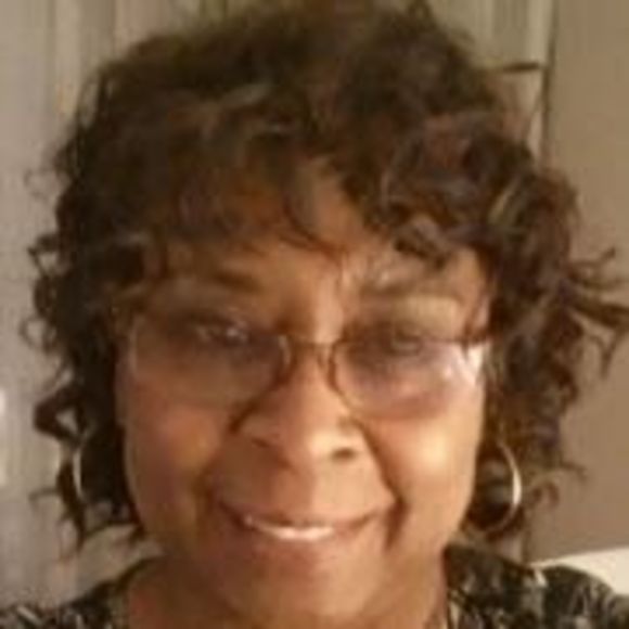 Profile Picture of Yvonne Foster-smith (@nubn52) on Poshmark