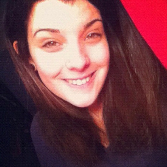 Profile Picture of Michelle Tragno (@michelleelele) on Poshmark