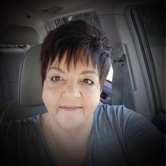 Profile Picture of Debbi Kaylor (@debbishotrod) on Poshmark