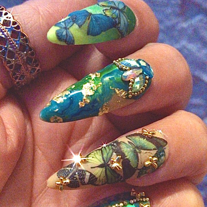 Profile Picture of Carrie Michael (@@cre8ivebeautydotcom) on Tiktok
