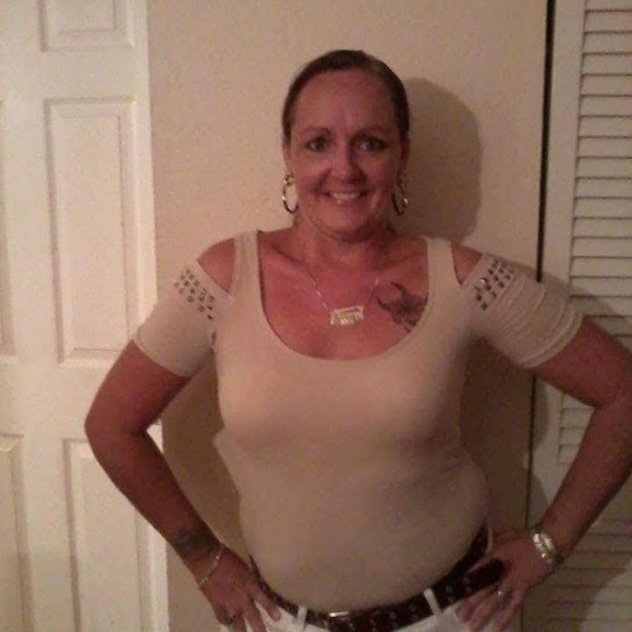 Profile Picture of Tamra Bedward (@eddietamrab20) on Poshmark