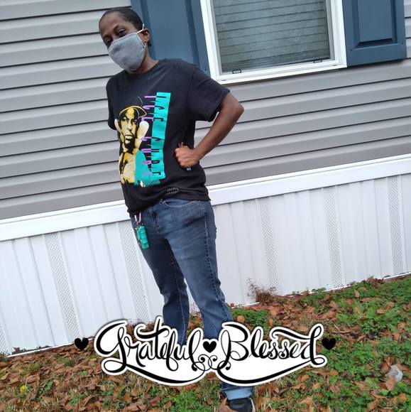 Profile Picture of Lisa Marr (@marrlisa1988) on Poshmark