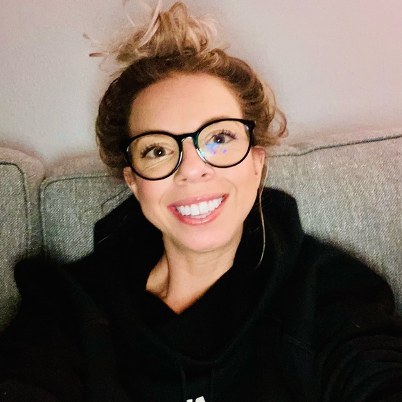 Profile Picture of Star Rostankovski (@srostank) on Poshmark