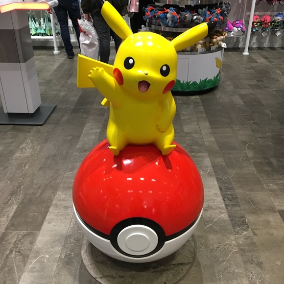 Profile Picture of Simona Sun (@simonas2018) on Poshmark