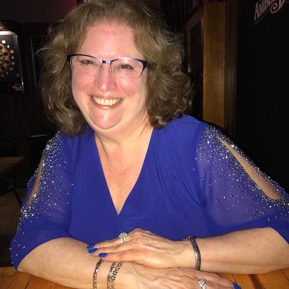 Profile Picture of Dianna Thomas (@diannal_thomas) on Poshmark