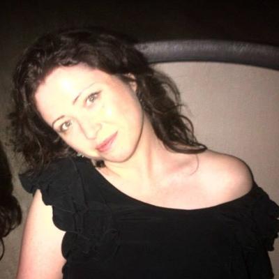 Profile Picture of Julia Neil (@julia_neil) on Twitter