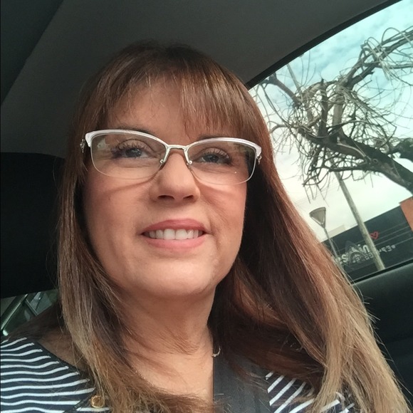 Profile Picture of Elza Mocny (@reginamocny) on Poshmark