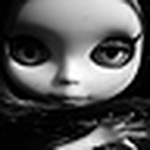 Profile Picture of Kayla (@Button Black) on Flickr