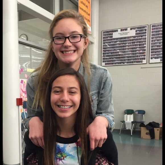 Profile Picture of Katie Faiola (@ktfexc) on Poshmark