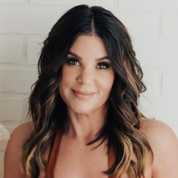 Profile Picture of Shelly Reimer (@tristinr1) on Poshmark