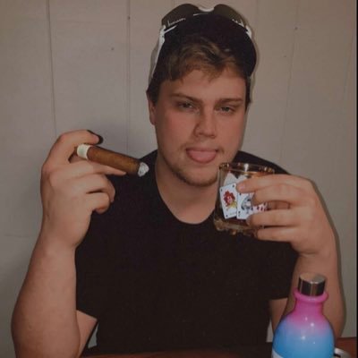 Profile Picture of Marshall Shaw (@titoiswater) on Twitter
