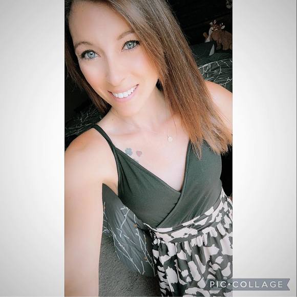 Profile Picture of Brittany Gerard (@brittanygera359) on Poshmark