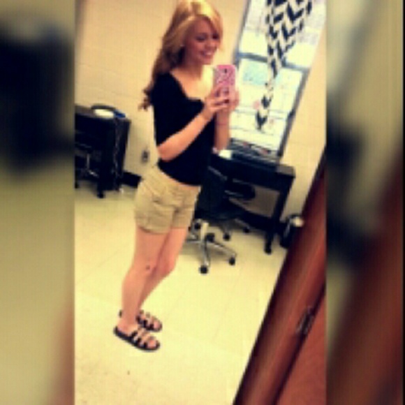 Profile Picture of Sabrena a Stusse (@foreversabrena) on Poshmark