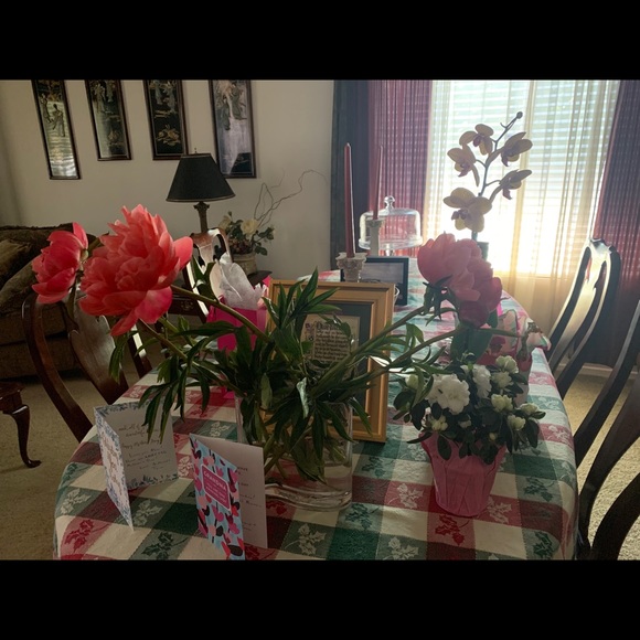 Profile Picture of Heather Roberts (@happiness401) on Poshmark