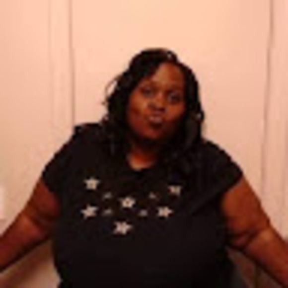 Profile Picture of Debra Coker (@debracoker097) on Poshmark