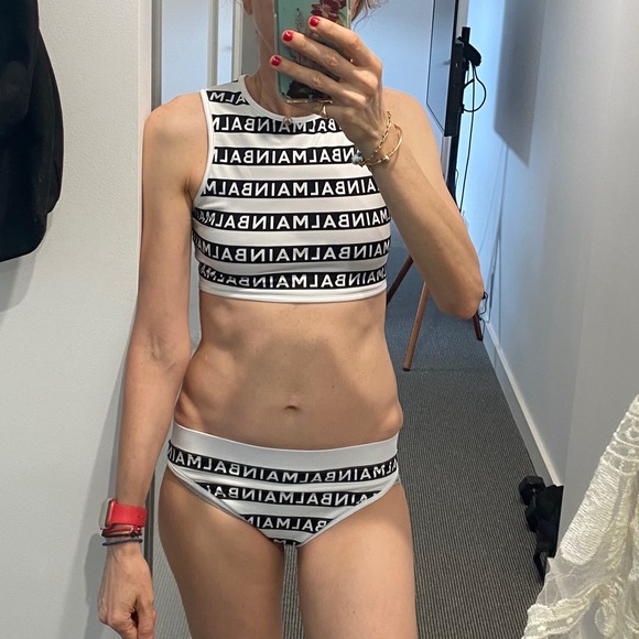 Olympia Vrahnos - Poshmark Profile Picture of Olympia Vrahnos (@whitecoconuts) on Poshmark