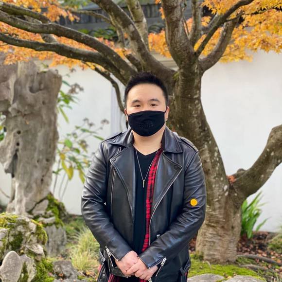 Profile Picture of James Lung (@james61212) on Poshmark