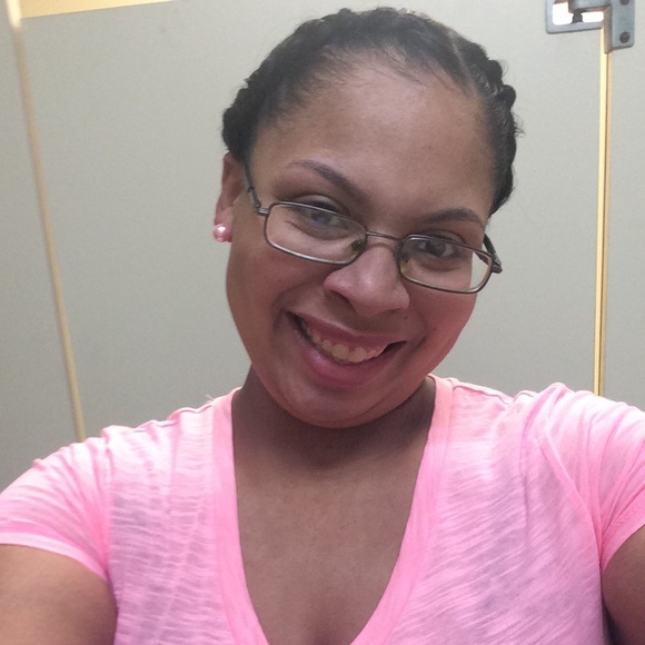 Profile Picture of Bianca Coleman (@bcoleman91) on Poshmark