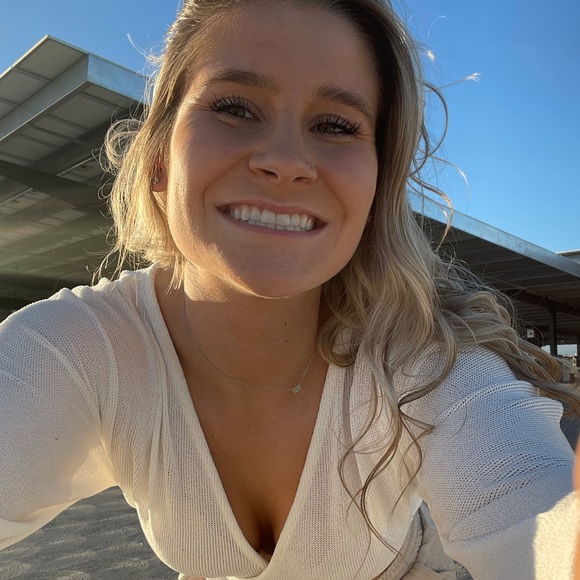 Profile Picture of Carli Orcutt (@carli8972) on Poshmark