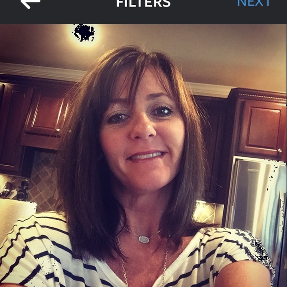 Profile Picture of Kristie Decordova (@kristiedec) on Poshmark