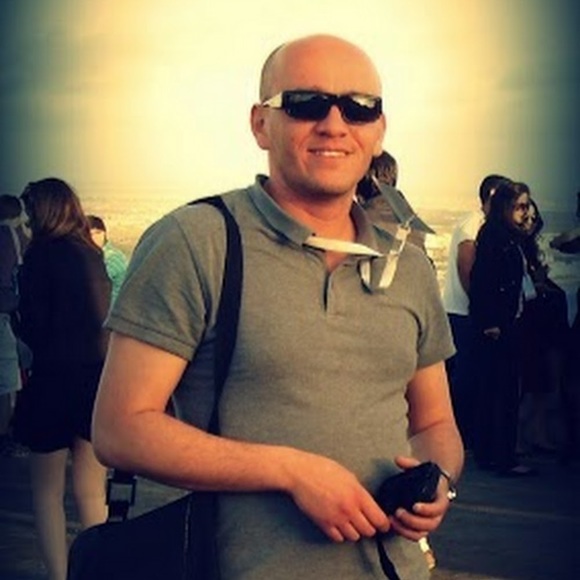 Profile Picture of Yelfouf Haroun (@drobovski) on Poshmark