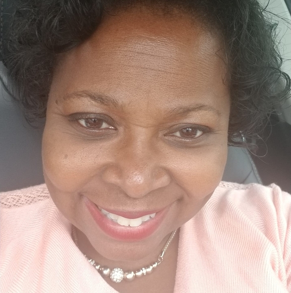 Profile Picture of Andrita michelle Pope (@auntlady) on Poshmark