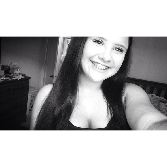 Profile Picture of Natalie Arrabito (@narrabito) on Poshmark