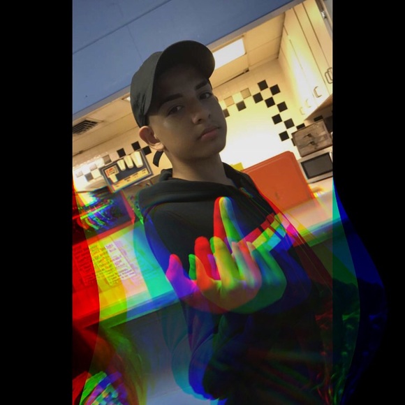 Profile Picture of Stephen Lozano (@istxphxn) on Poshmark