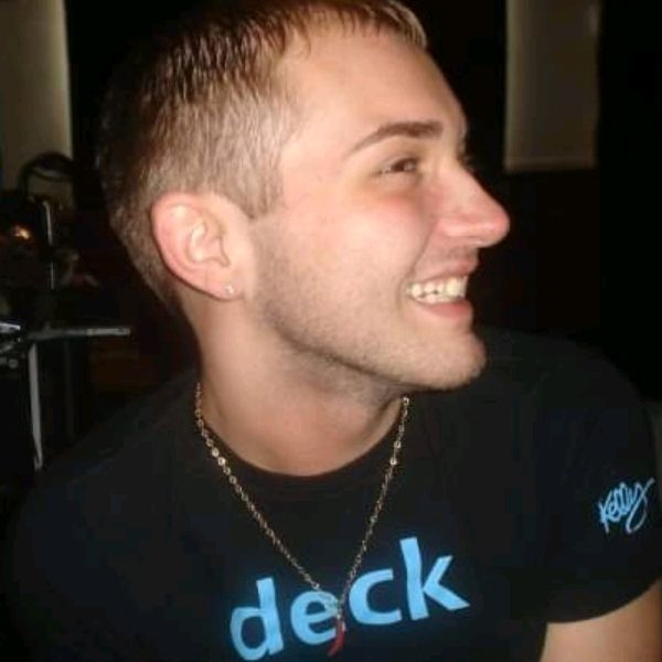 Profile Picture of Joshua Cassella (@joshcass90) on Tiktok