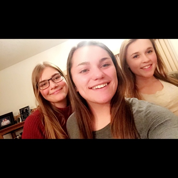 Mattea Binstock - Poshmark Profile Picture of Mattea Binstock (@binstock08) on Poshmark