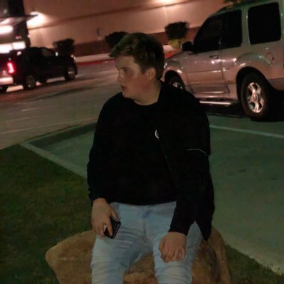 Profile Picture of Travis (@TravisGrayson7) on Twitter