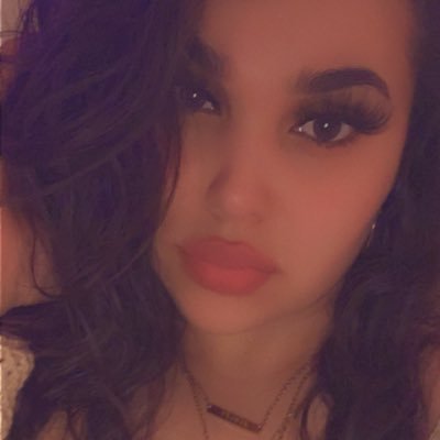 Profile Picture of 𝕬𝖘𝖍𝖑𝖊𝖞𝕽𝖚𝖇𝖞’ (@ashhweeed) on Twitter