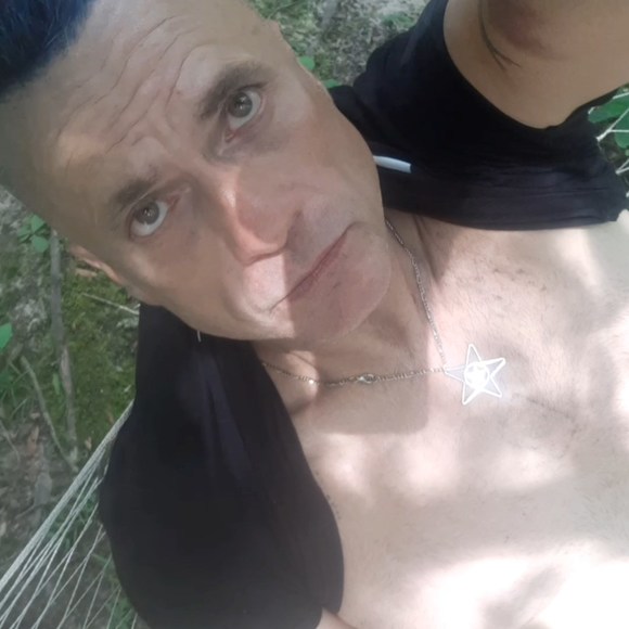 Profile Picture of Scott Bell (@bellscott052) on Poshmark