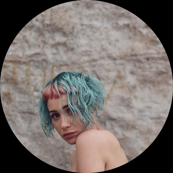 Profile Picture of Sierra Noel (@sofiaporcara) on Poshmark