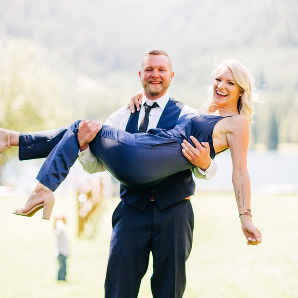 Profile Picture of Sarah Henslee (@sarahbhenslee) on Poshmark