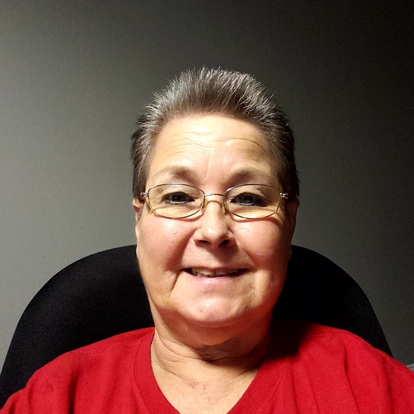 Profile Picture of Renee Graham (@reneegraham377) on Poshmark