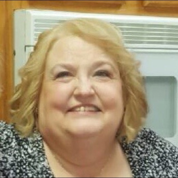 Profile Picture of Deb Schuchardt (@debstersue) on Poshmark