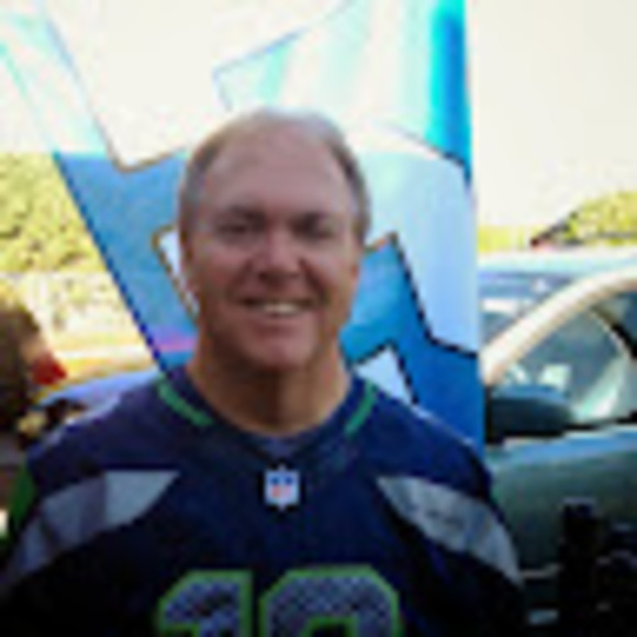 Profile Picture of Brian Teegarden (@brianteegarden) on Poshmark