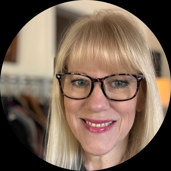 Profile Picture of Nancy Browne (@teachertreasure) on Poshmark