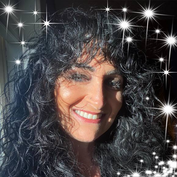 Profile Picture of Raetta Fudaley (@raettafudaley) on Poshmark
