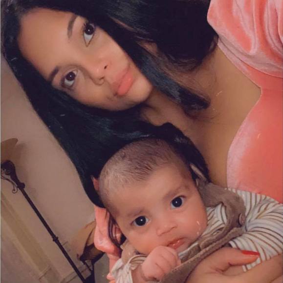 Profile Picture of Maximina Rivera (@minabenaa) on Poshmark