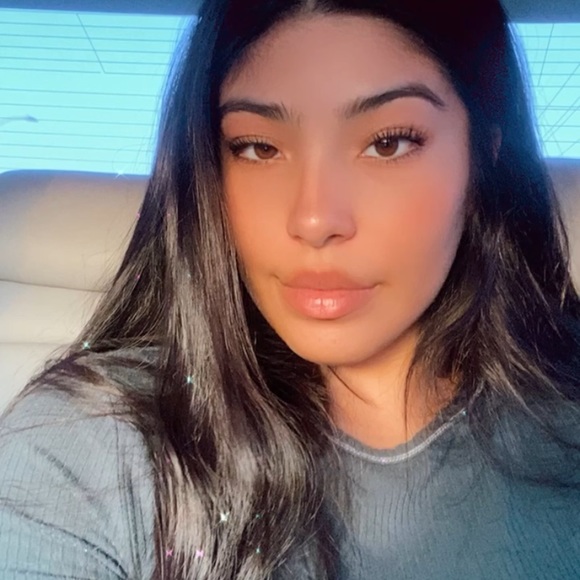 Profile Picture of Maria Chimal (@mariia1919) on Poshmark