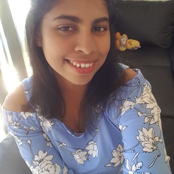 Profile Picture of Kaushi Hakmanadura (@kaushih) on Poshmark