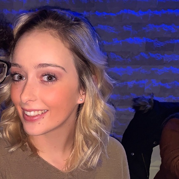 Profile Picture of Donna Candullo (@donnacandullom) on Poshmark