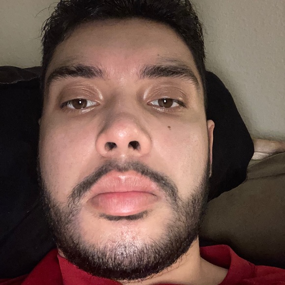 Profile Picture of Oswaldo Ruiz (@ozzy8789) on Poshmark