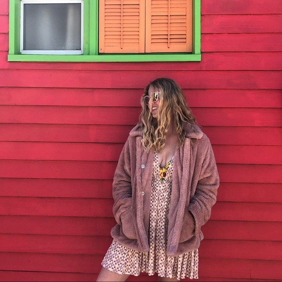 Profile Picture of Jeanne Kenehan (@jeannek514) on Poshmark