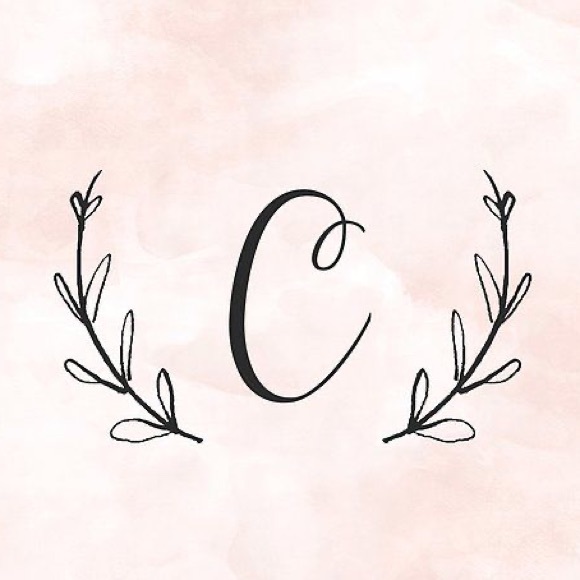 Profile Picture of Claudia Delfavero (@clauddelfavero) on Poshmark