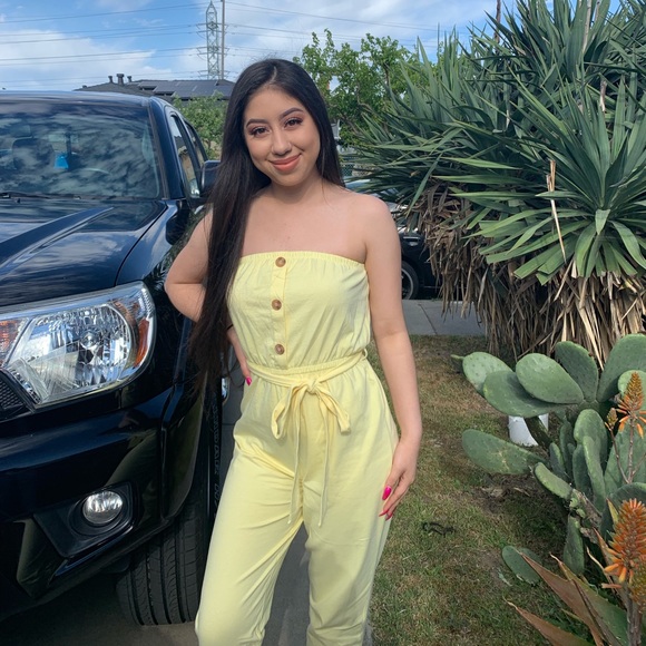 Profile Picture of Giselle Chavez (@gcvazquez99) on Poshmark